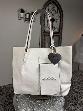 Imoshion White Tote with Matching Pouch NEW